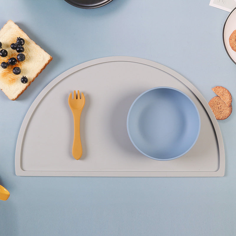 Ensure your baby's meals stay clean and safe with this food-grade silicone baby placemat! The perfect gift for Christmas, Halloween, or Thanksgiving.