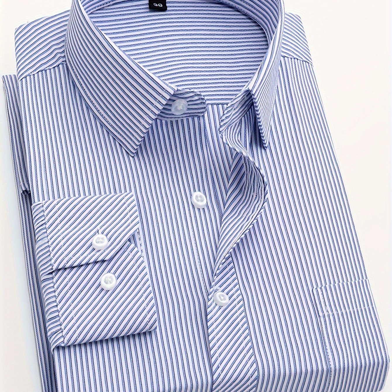 Business casual men's long-sleeve striped shirt with buttons