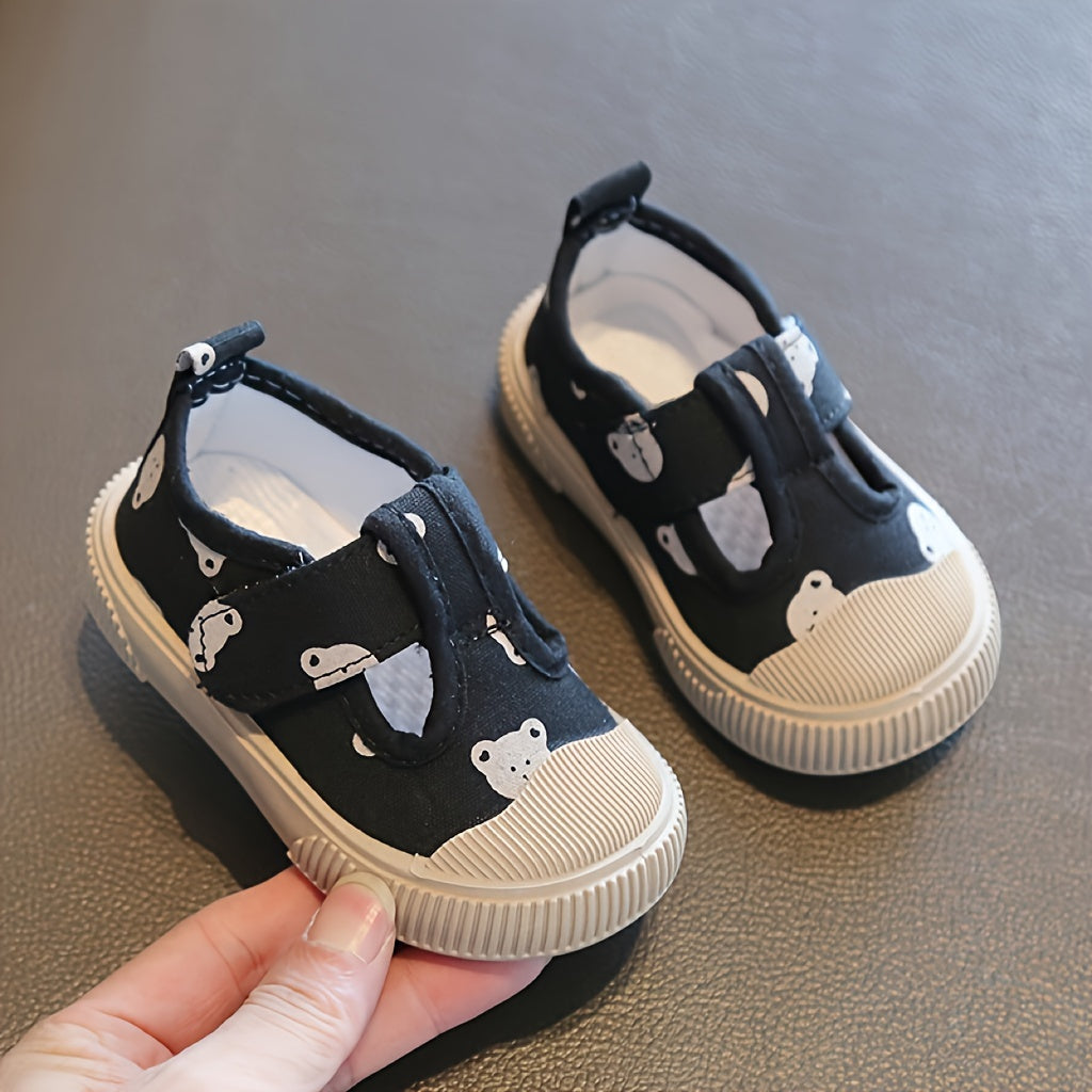 Boys' casual bear sneakers, breathable and non-slip for year-round wear.