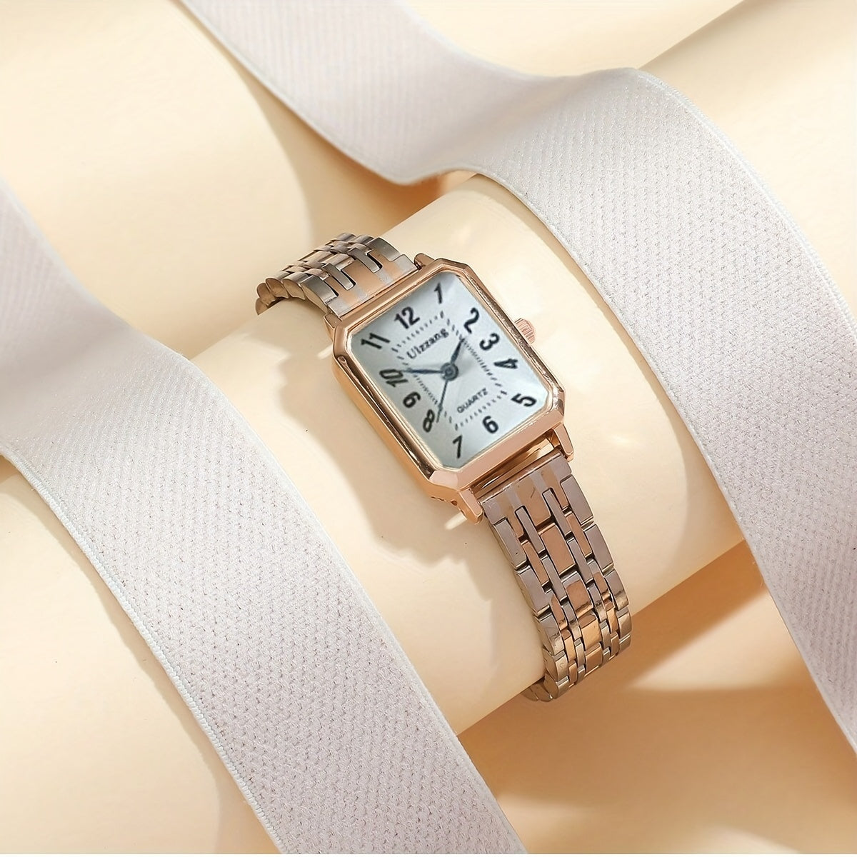 Women's Retro PU Leather Quartz Watch with Rectangle Pointer and Rome Fashion Analog Style