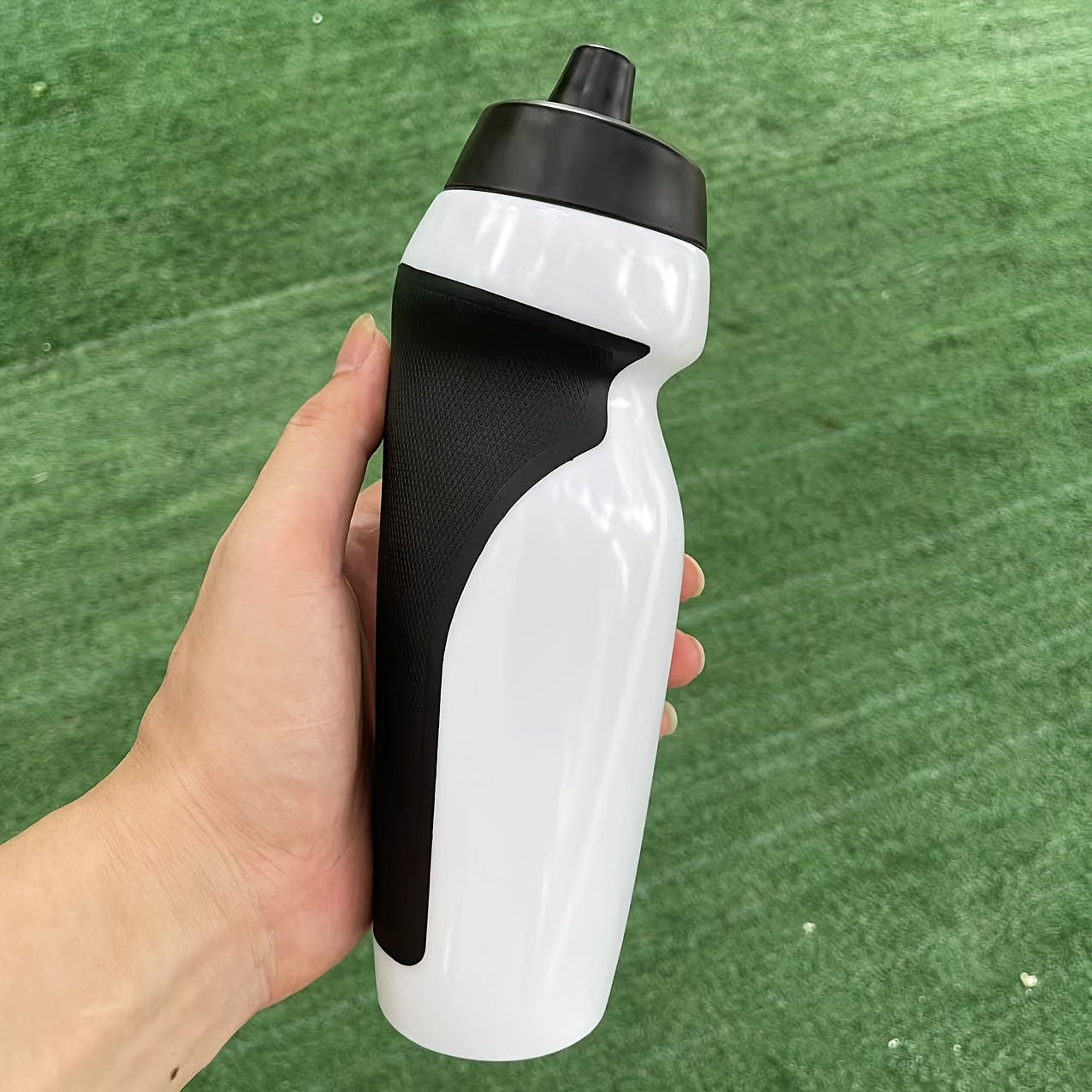 1 in 3 leak-proof 32oz sports water bottles, ideal for various activities, light and easy to squeeze, great for gift-giving.