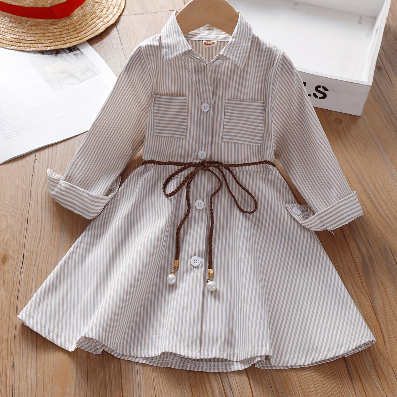 Stylish striped shirt dress with pockets - Ideal for multiple seasons - One size smaller.