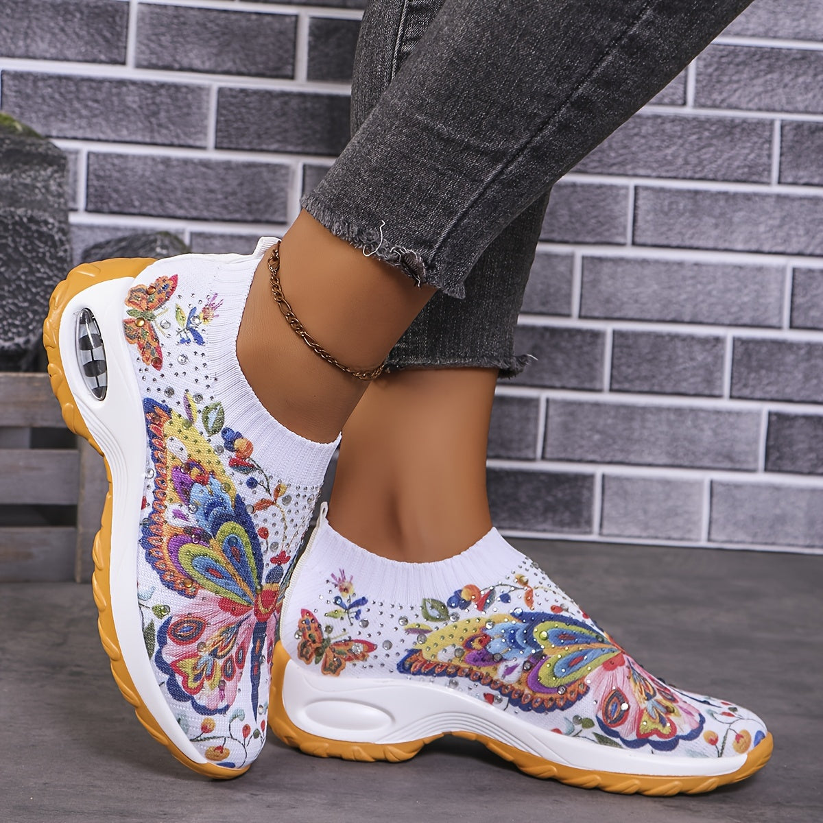 Women's fashion sneakers with breathable fabric, slip-on style, positioning printing, EVA sole, and Taizhou Exclusive design.