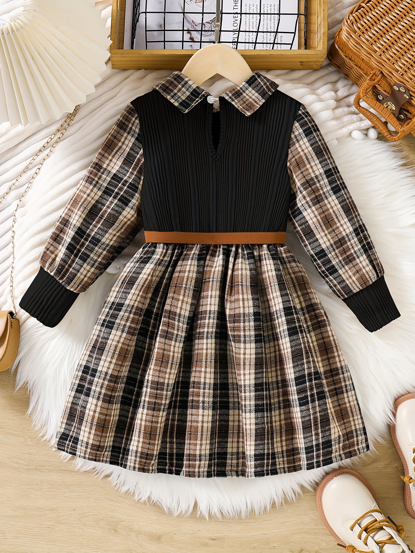 Long sleeve, collared knit fabric dress for spring and autumn fashion. Elegant girls' plaid patchwork dress with belt.