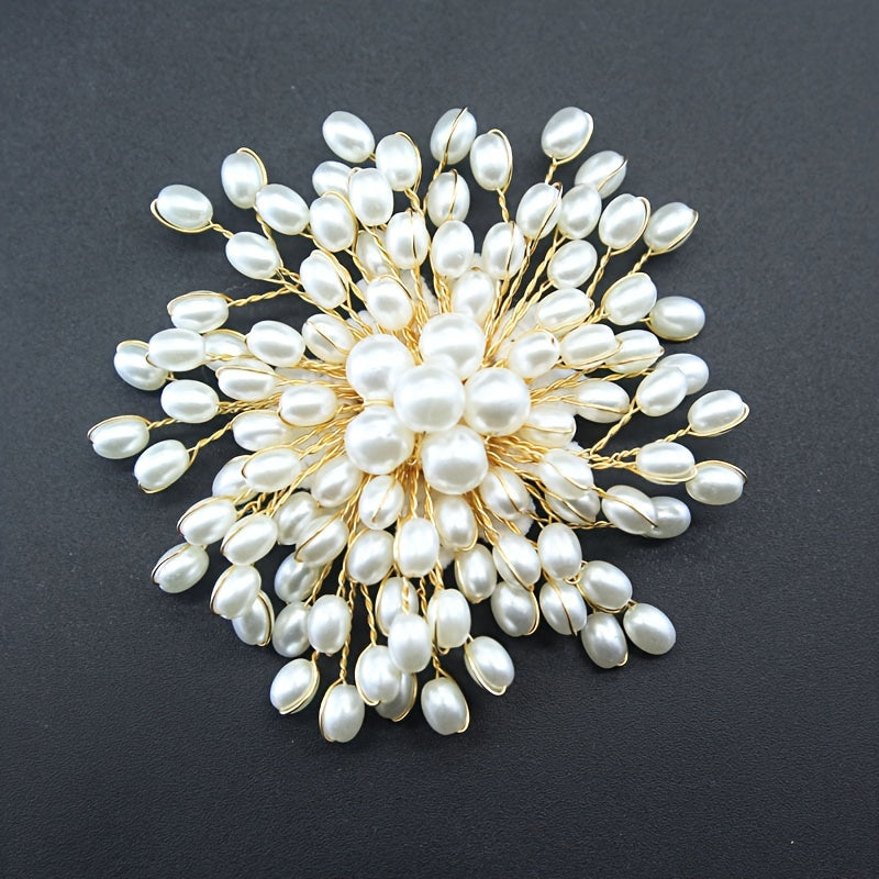 Elegant and luxurious high-end starry corsage featuring imitation pearls. This versatile snowflake pin exudes a sophisticated and trendy style for women.