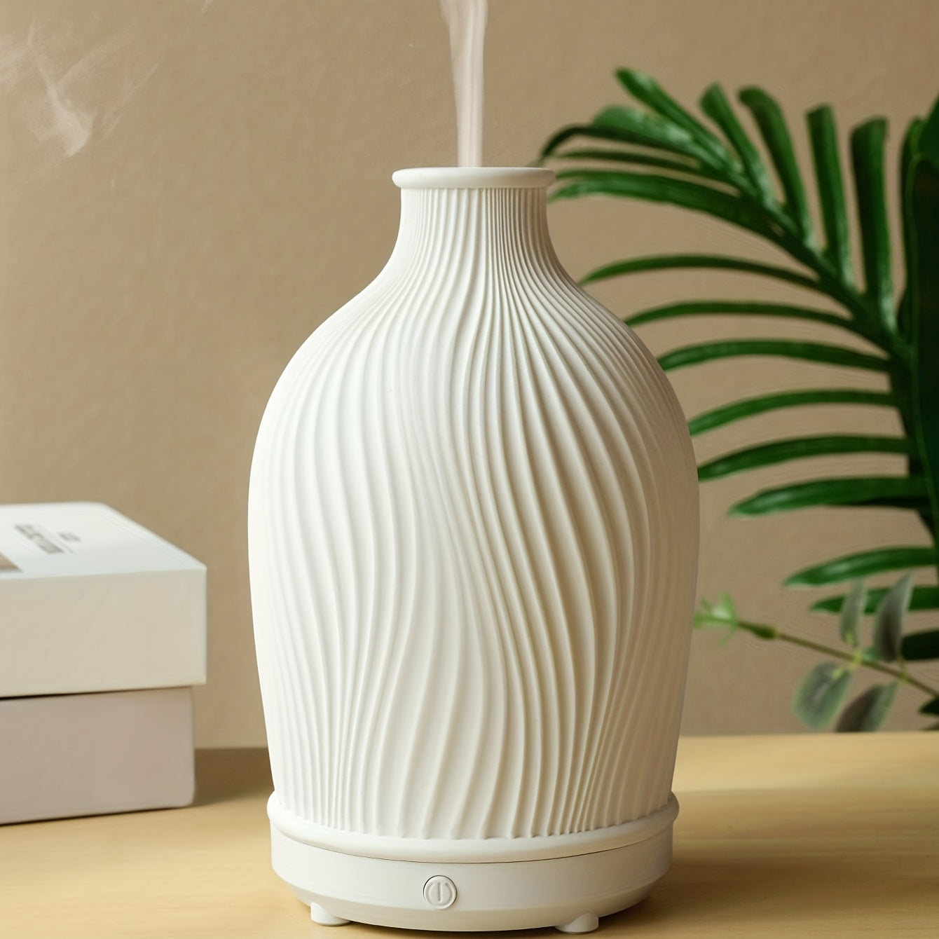 White resin USB soundwave aromatherapy humidifier