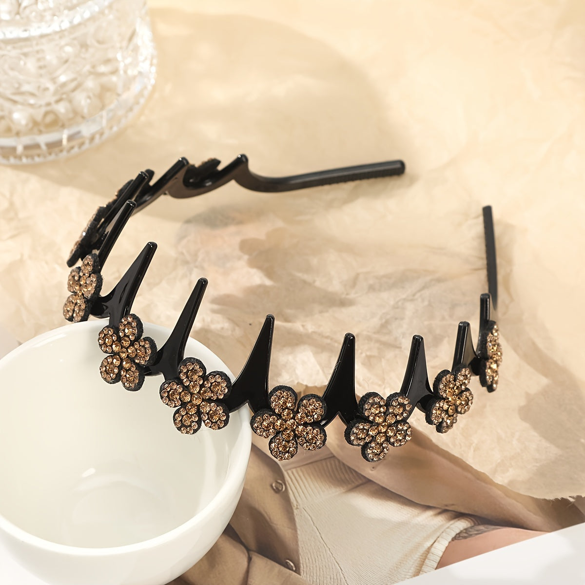 Stylish rhinestone flower headband for women, suitable for everyday wear and washing face.