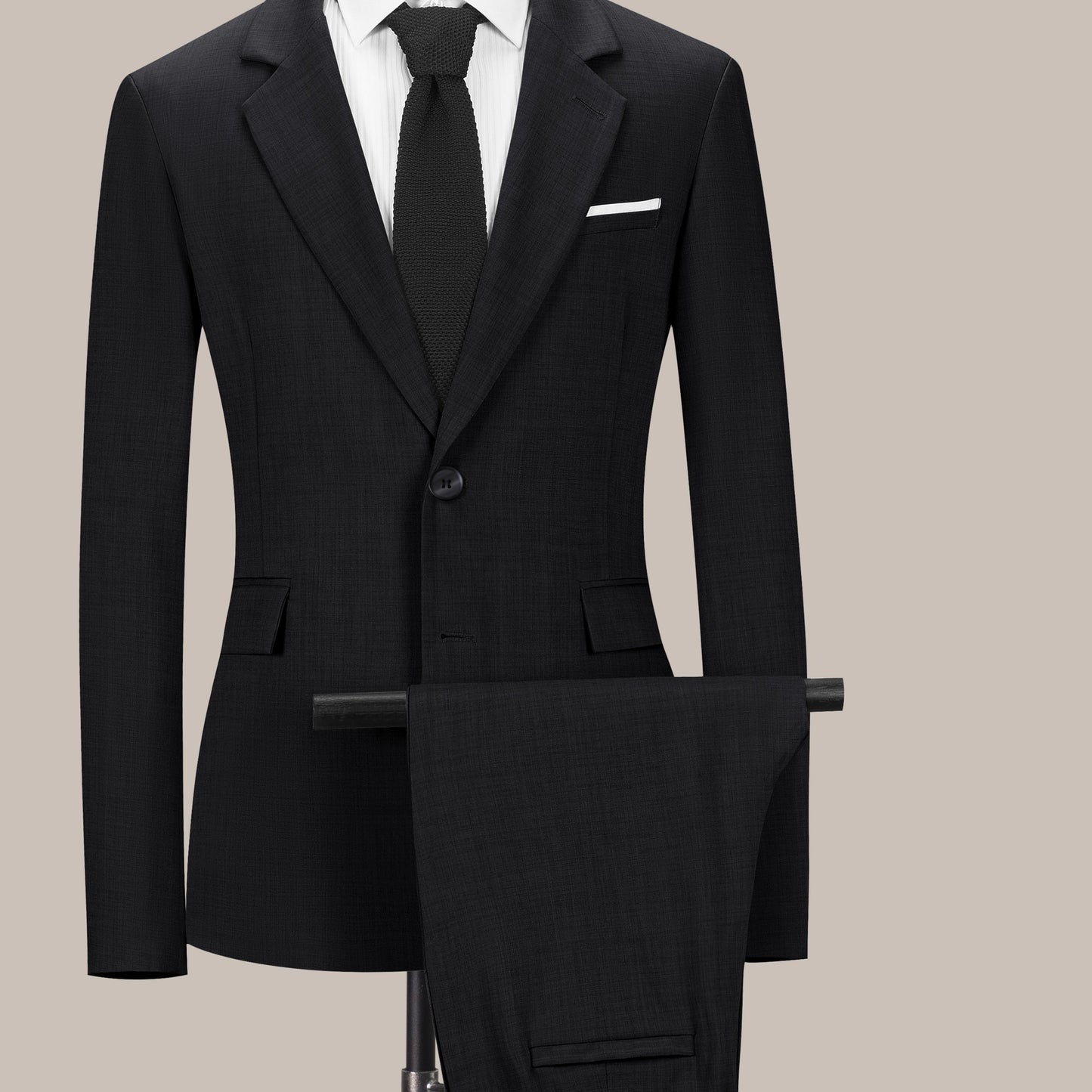 Men's slim fit suit set with turned collar and nine-fit pants.