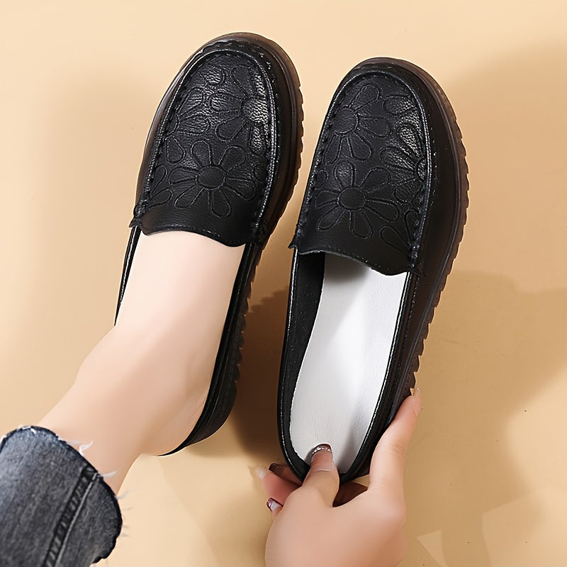 Women's slip on flat shoes with flower pattern, lightweight and comfortable.