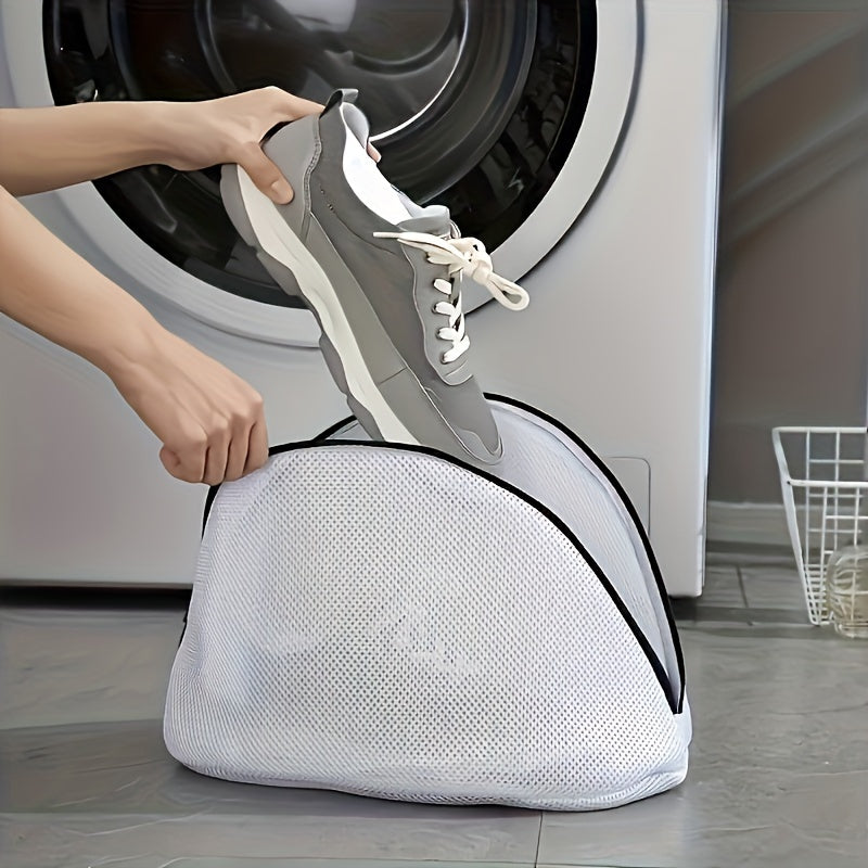 One durable mesh laundry shoe bag with zipper closure, perfect for organizing and protecting your sneakers while traveling. This multipurpose fabric storage solution also serves as a laundry bag, helping to prevent deformation and damage to your clothing.