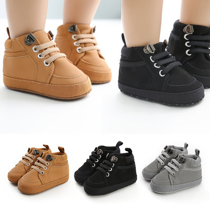 Boots for boys and girls, soft bottom first step shoes, neutral style, for newborns up to 18 months.