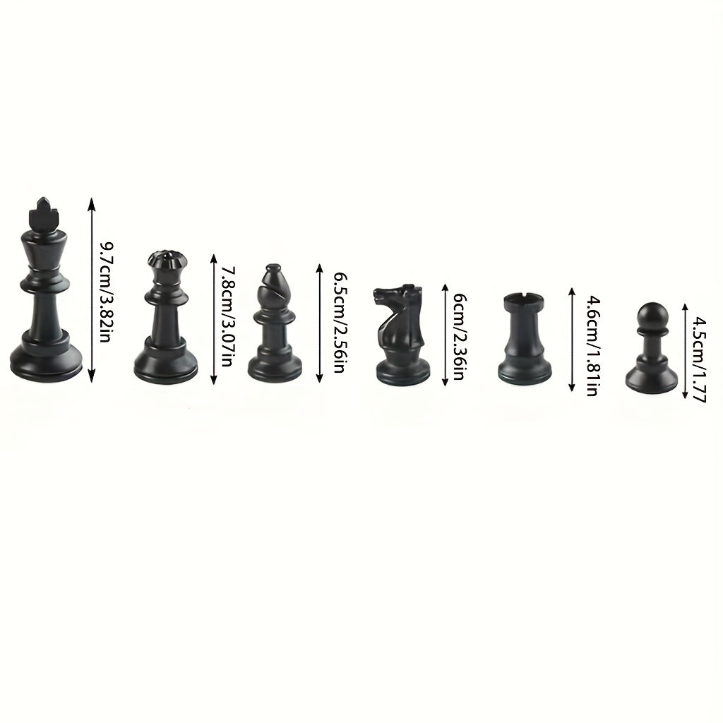 32 plastic chess pieces with black and white king measuring 97mm in height for game entertainment