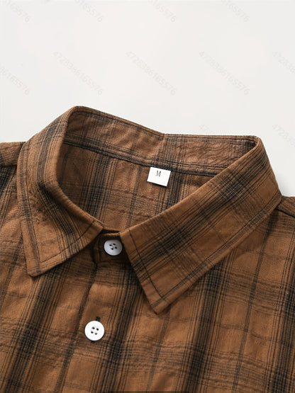 Men's summer casual plaid shirt with short sleeves, lapel collar, and regular fit. Made of 60% polyester, 34% cotton, and 6% rayon non-stretch woven fabric. Suitable for outdoor hiking and