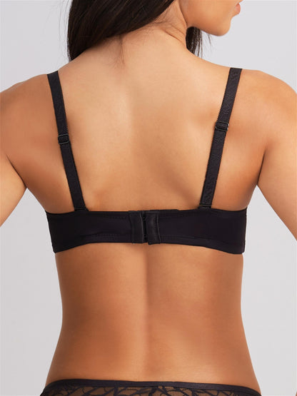 Stylish lace bra with adjustable straps and underwire support for everyday comfort.