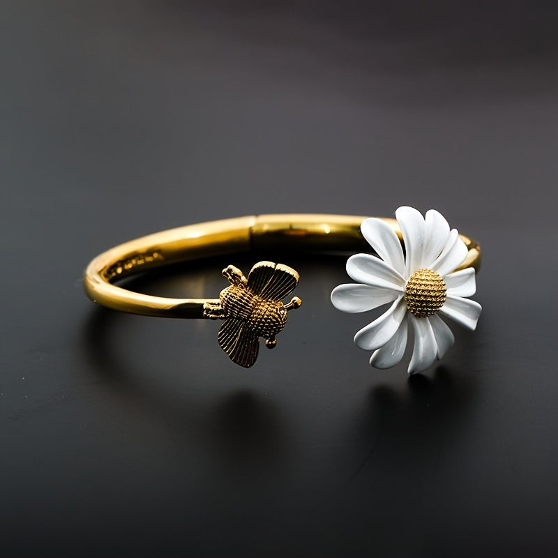 Set of Daisy Flower Jewelry Pieces in Stainless Steel - Includes Earrings, Necklace, Ring, and Bangle. Adorable Style, Ideal for Everyday and Vacation Wear. Suitable for All Seasons, Unplated Design.