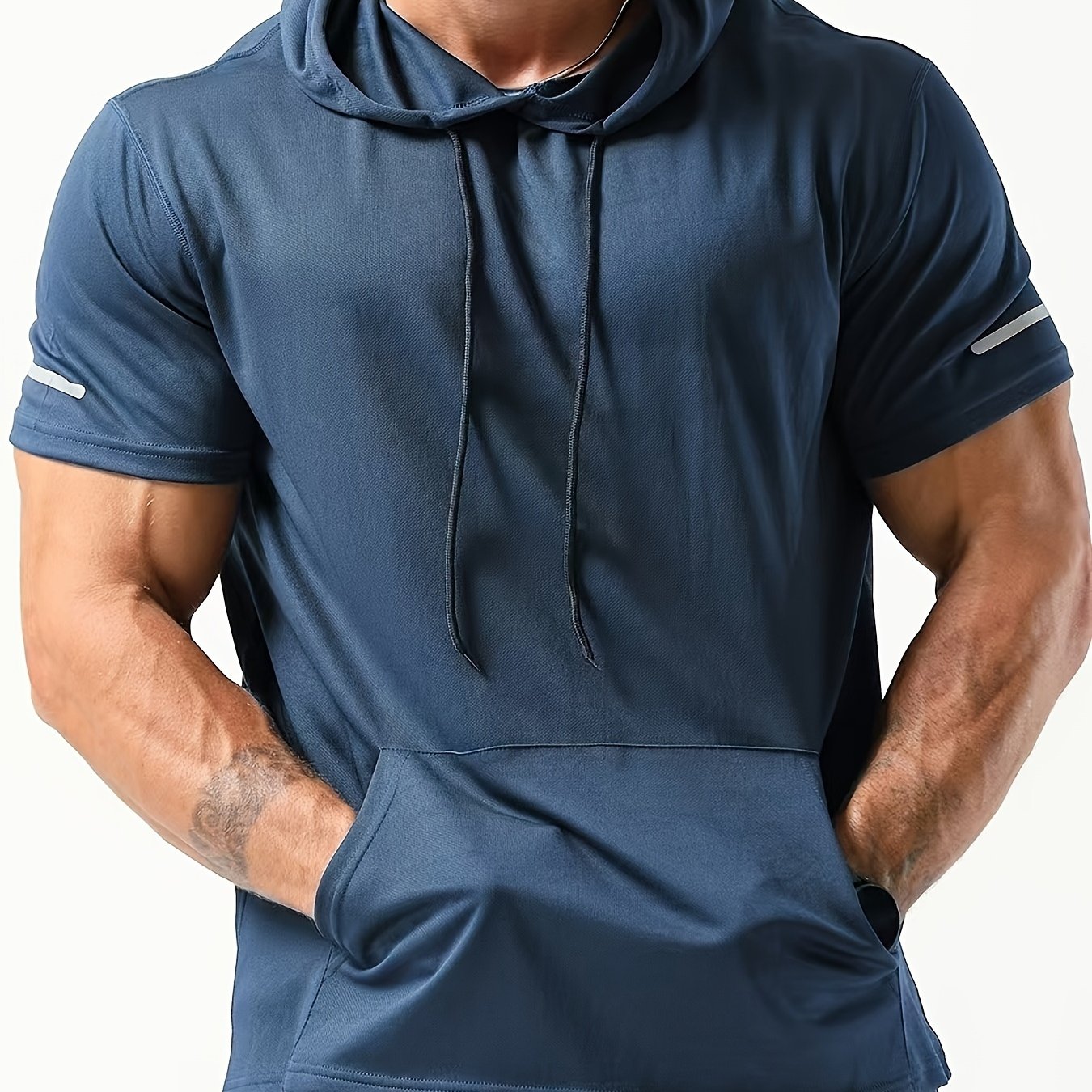 Casual hooded t-shirt for men, ideal for running and workouts, made of breathable polyester with drawstring and reflective detail.