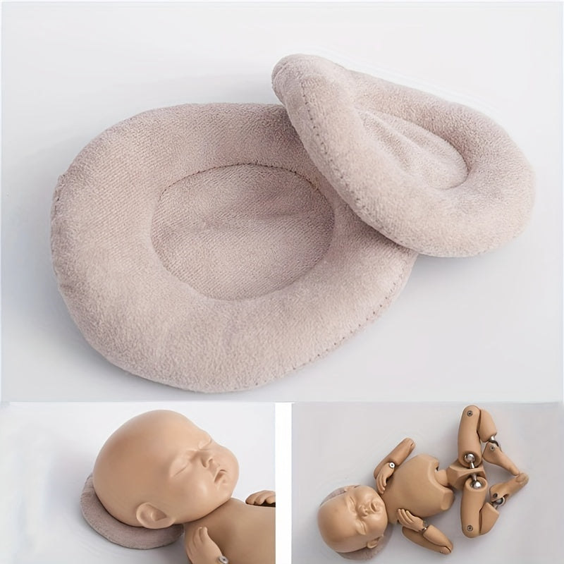 2-piece set of infant posing props - round pillow and geometric velvet support for newborn photography sessions. Hand-washable and suitable for babies aged 0-3 years. Medium firmness.