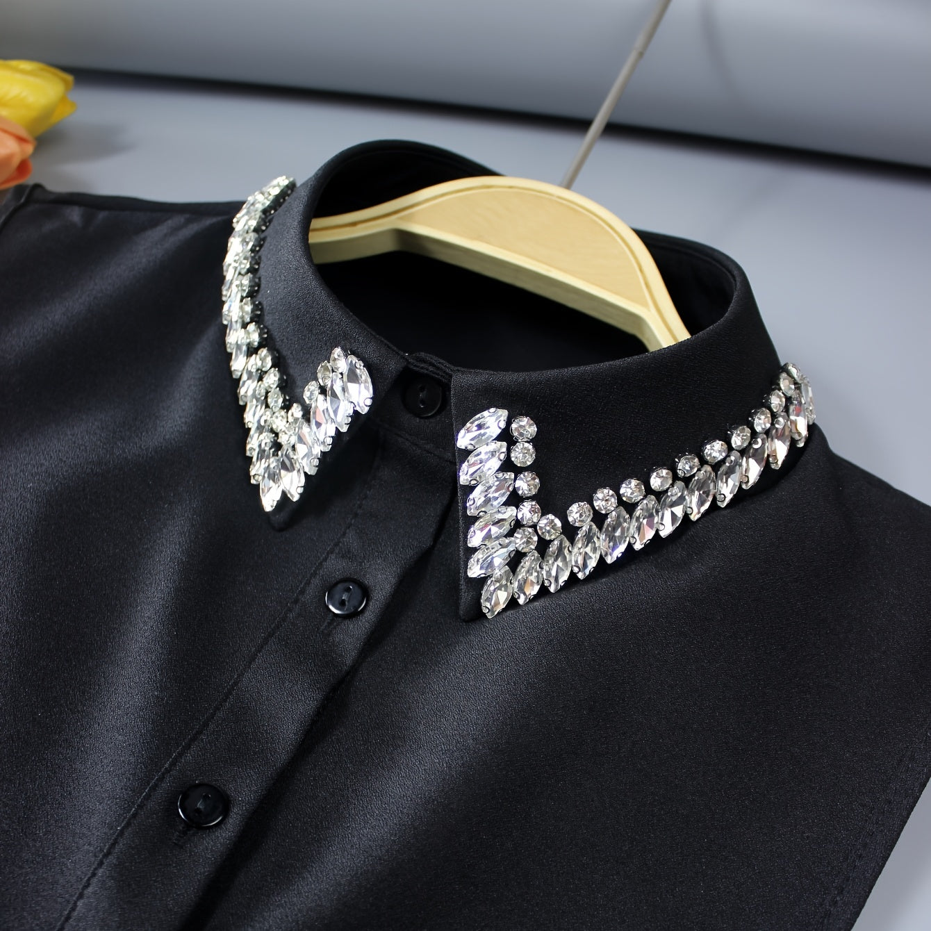 Luxurious sparkling rhinestone false collar for women made of 100% polyester. Elegant detachable half-shirt design that is machine washable. Versatile accessory for all seasons.