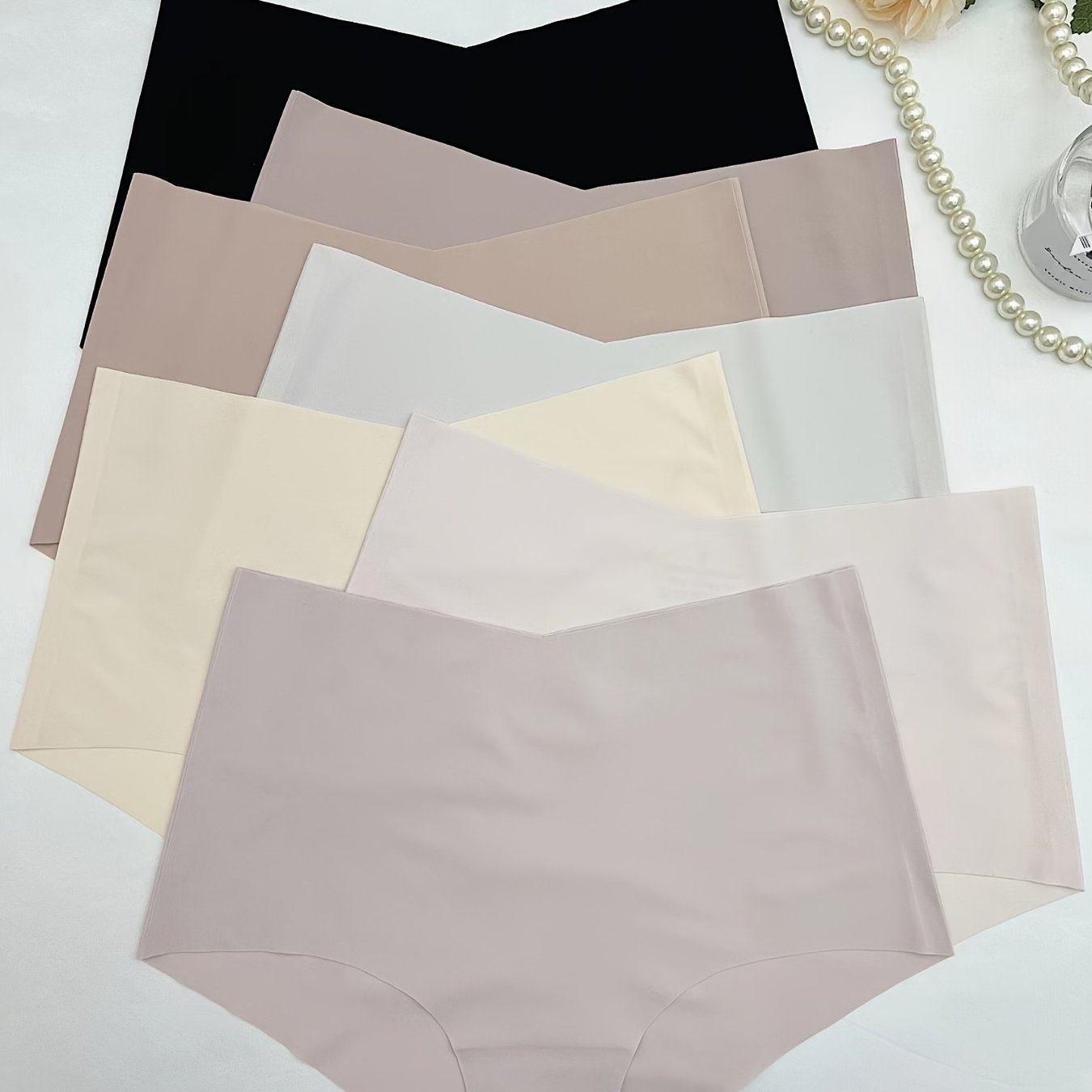 7 seamless high waist briefs in multiple colors, comfortable and skin-friendly, ideal for women's underwear and lingerie