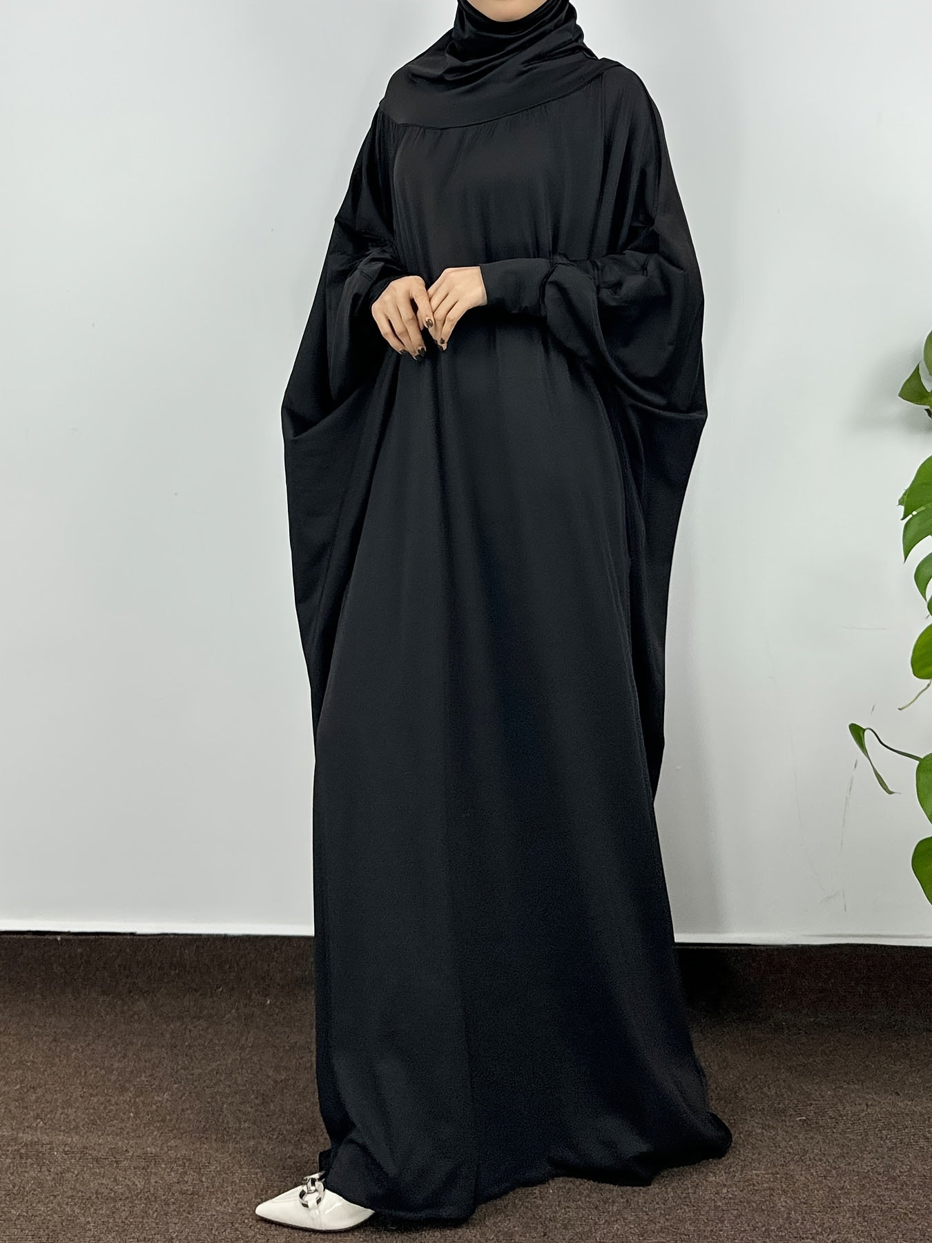 Loose hooded maxi burqa in solid color, long sleeve casual design for women