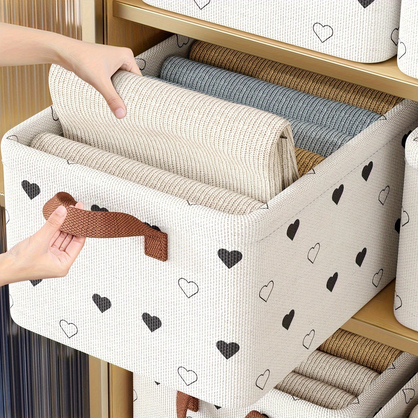 Storage Box with Handle, Made of Oxford Fabric, Featuring a Love Pattern, Functional and Easy to Use, Ideal for Organizing Clothes, Books, Snacks, and Other Items.