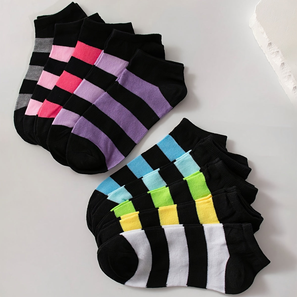 20 pairs of heart print ankle socks in Valentine's Day candy colors for women.