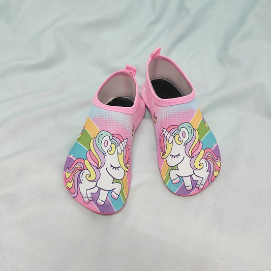 Adorable cartoon barefoot water shoes for girls, lightweight and quick-drying, perfect for the beach.