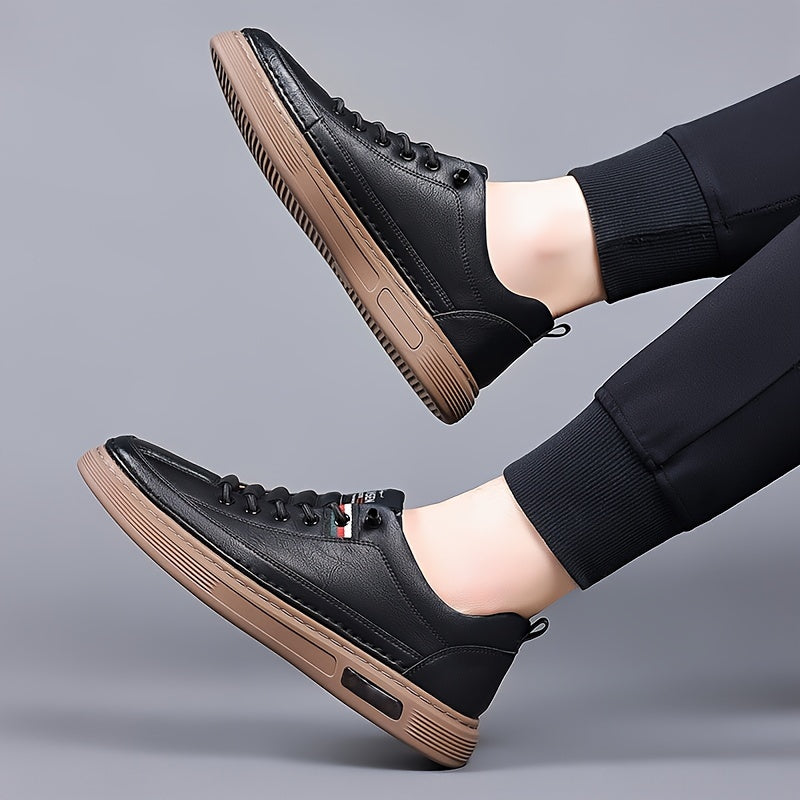 Casual men's sneakers with thick non-slip soles, retro style for running and outdoor activities, featuring lace-up closure and comfortable cushioning.