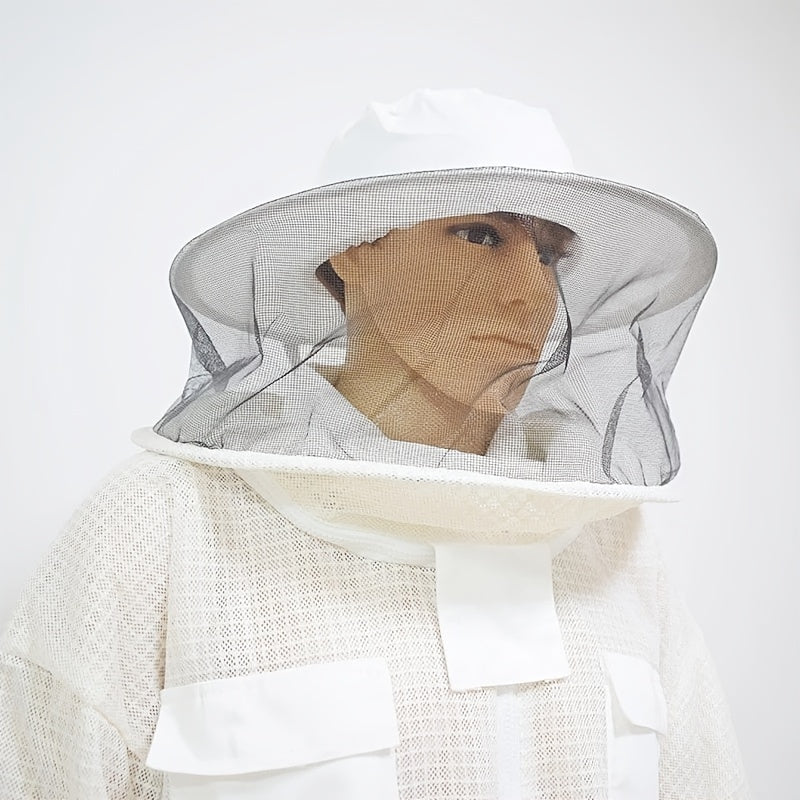 Durable 3-layer beekeeper suit for maximum protection, with breathable, thick material.