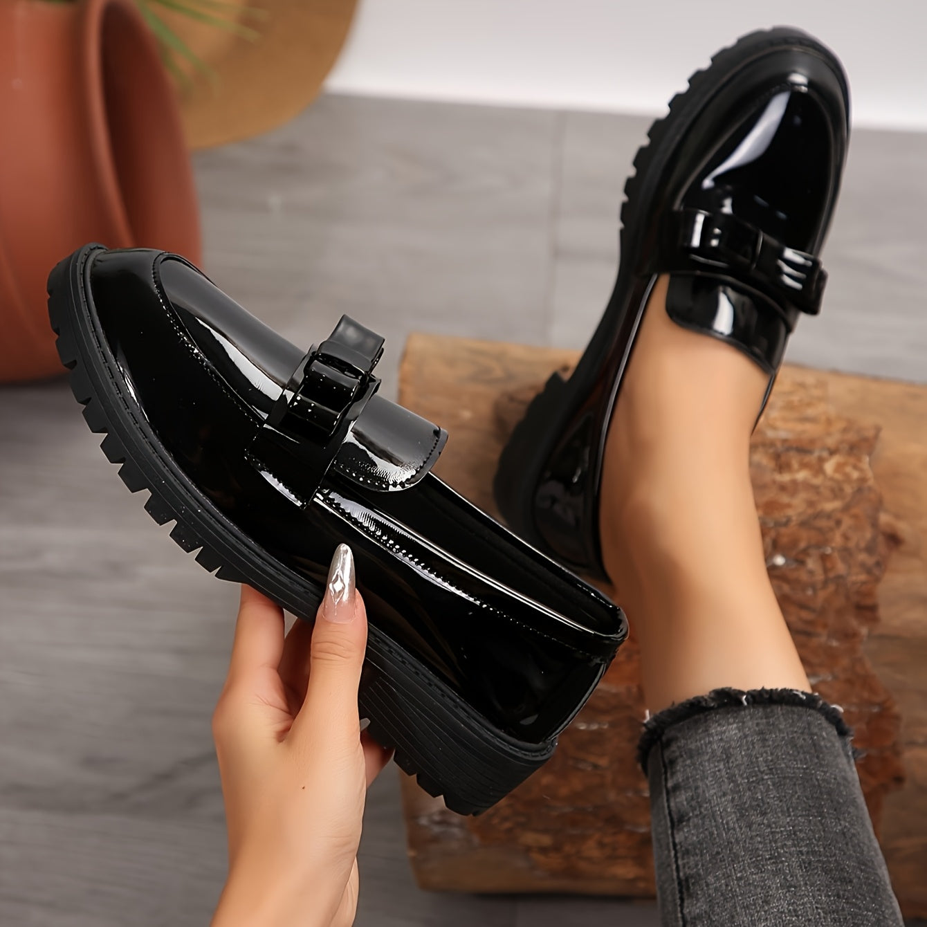 Black faux leather loafers for women with bow detail - comfortable slip-on dress shoes for spring and autumn, perfect for casual or office wear.