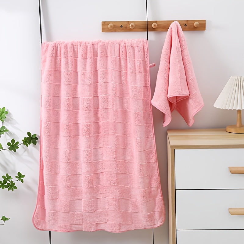 2pc Plaid Bath Towel Set made of soft & absorbent coral fleece. Large towels with 300GSM perfect for home, hotel, spa, swimming. Quick-dry, luxury bathroom accessories. Plush and elegant