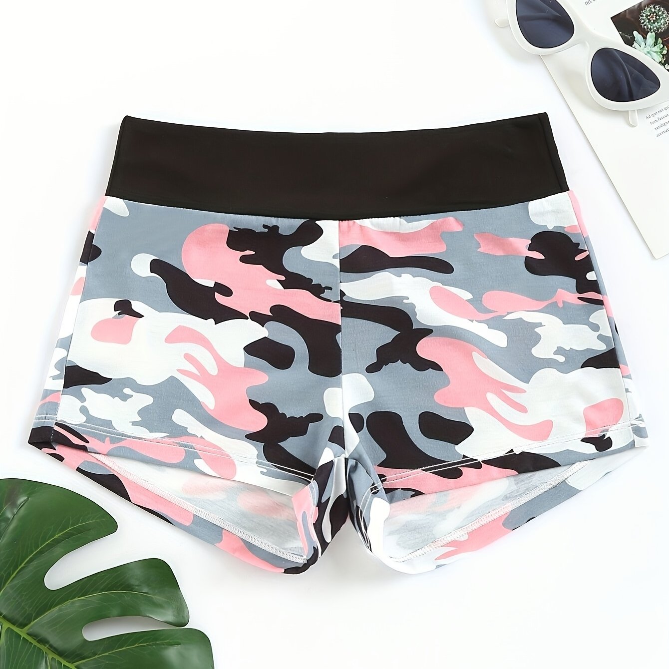 Colorblock lounge shorts with elastic waistband, perfect for loungewear and sleepwear for women.