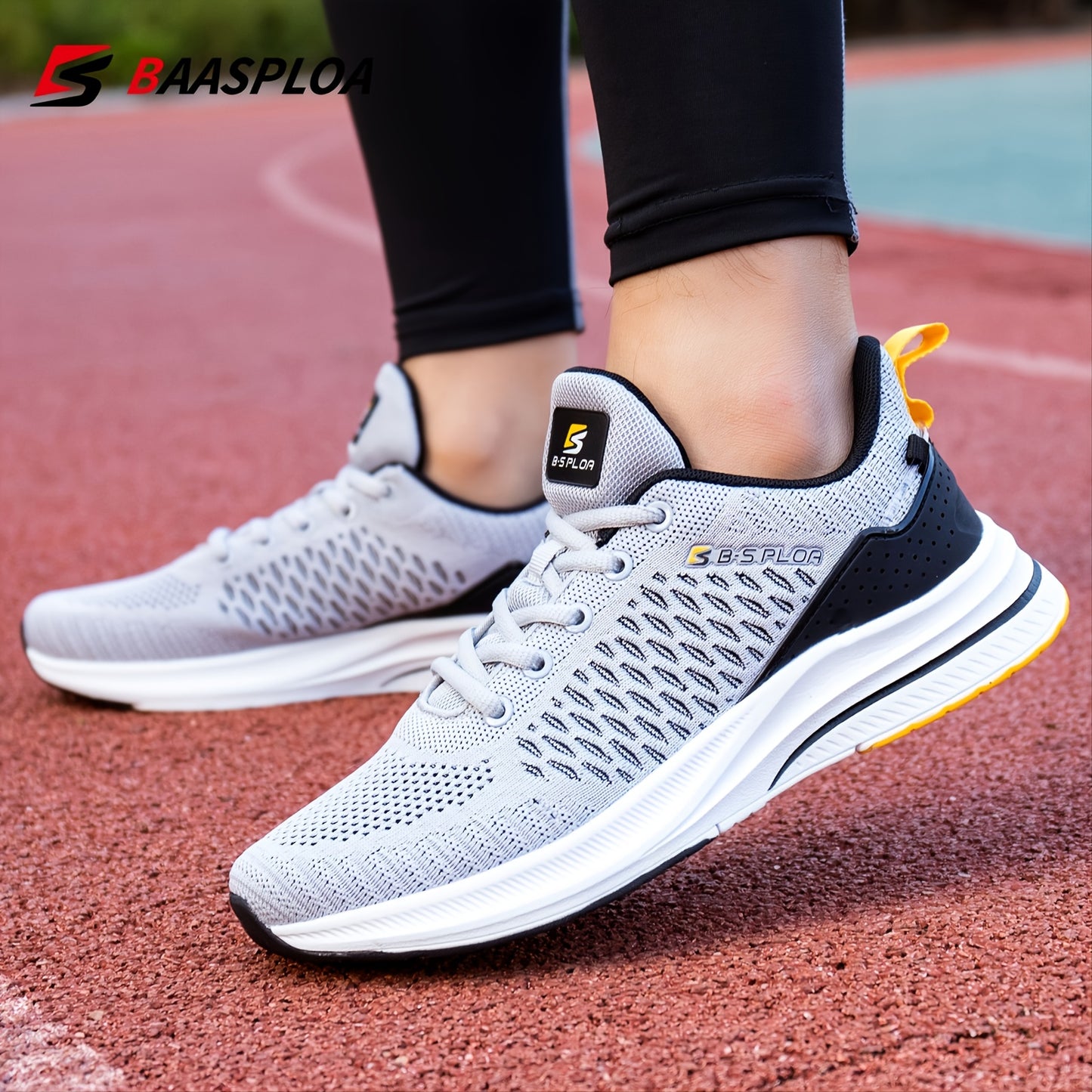 Men's lightweight mesh running shoes for gym, jogging, and tennis with breathable design and comfortable cushioning.