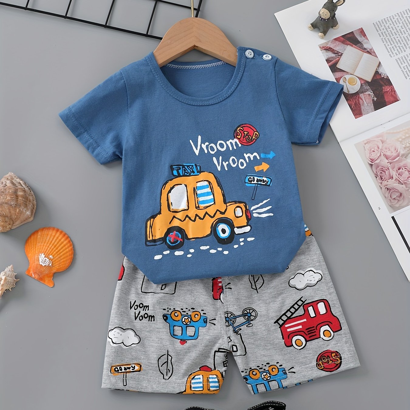 Child's taxi print tee and shorts set for summer casual wear