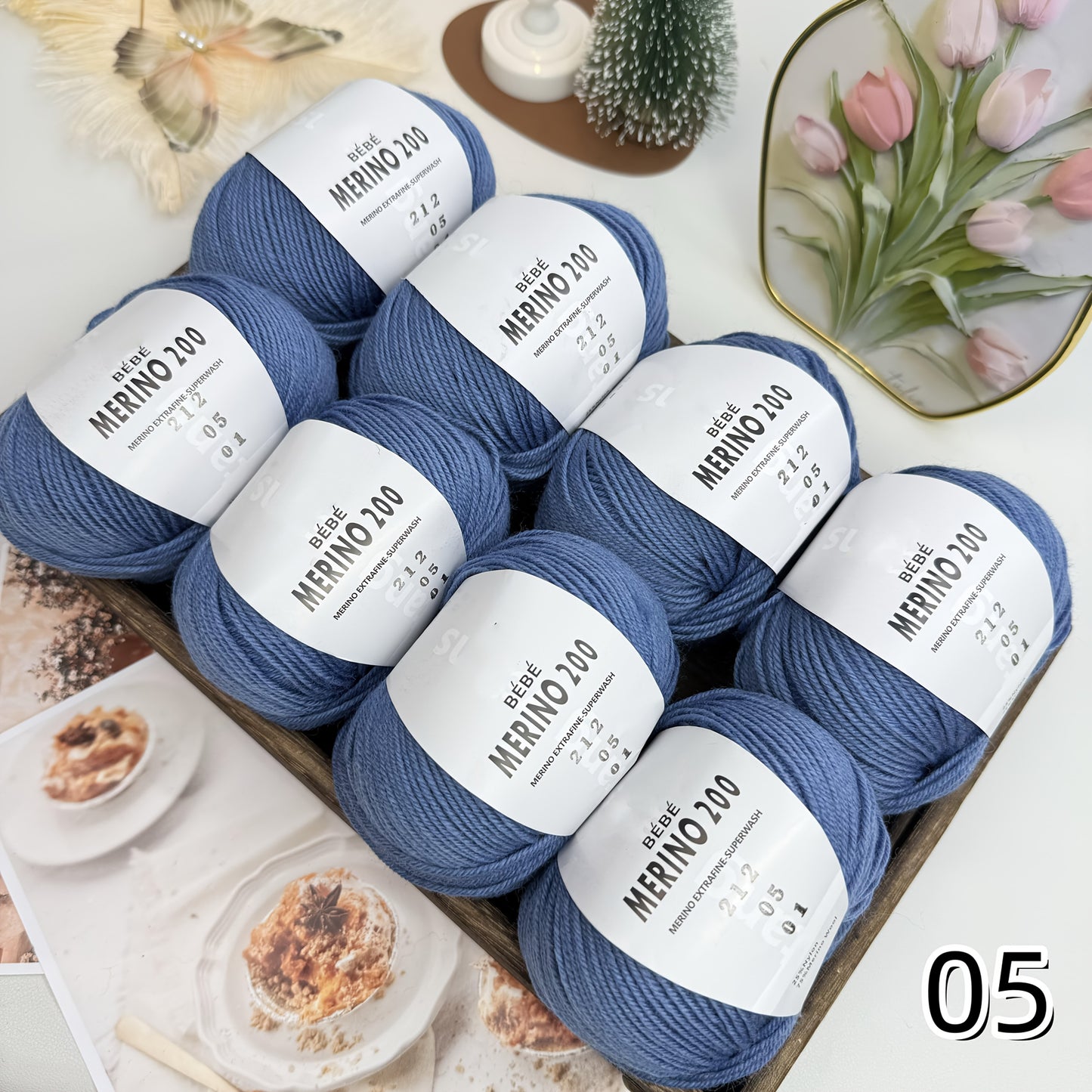 8 balls/400g hand-knitted Merino wool yarn, 75% Merino wool, 25% nylon. Skin-friendly, soft, ideal for knitting sweaters, hats, scarves, socks, blankets, shawls, etc.