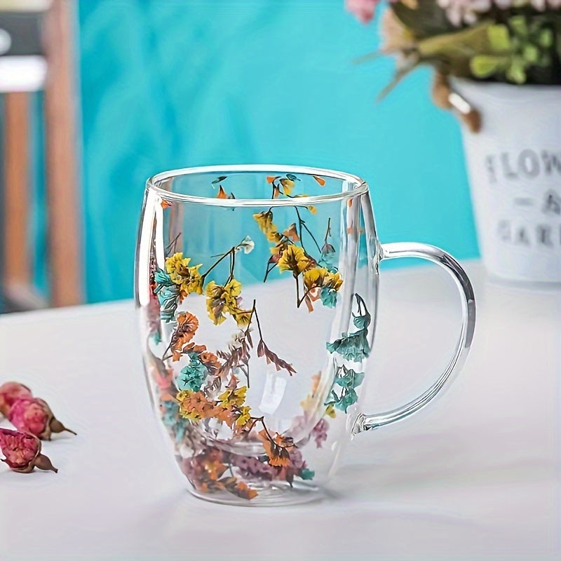 Stylish, 11.83oz double-walled glass mug with dried flowers. Perfect for coffee, milk, or juice. Made of high-quality, reusable borosilicate glass. Great gift for birthdays and special occasions.