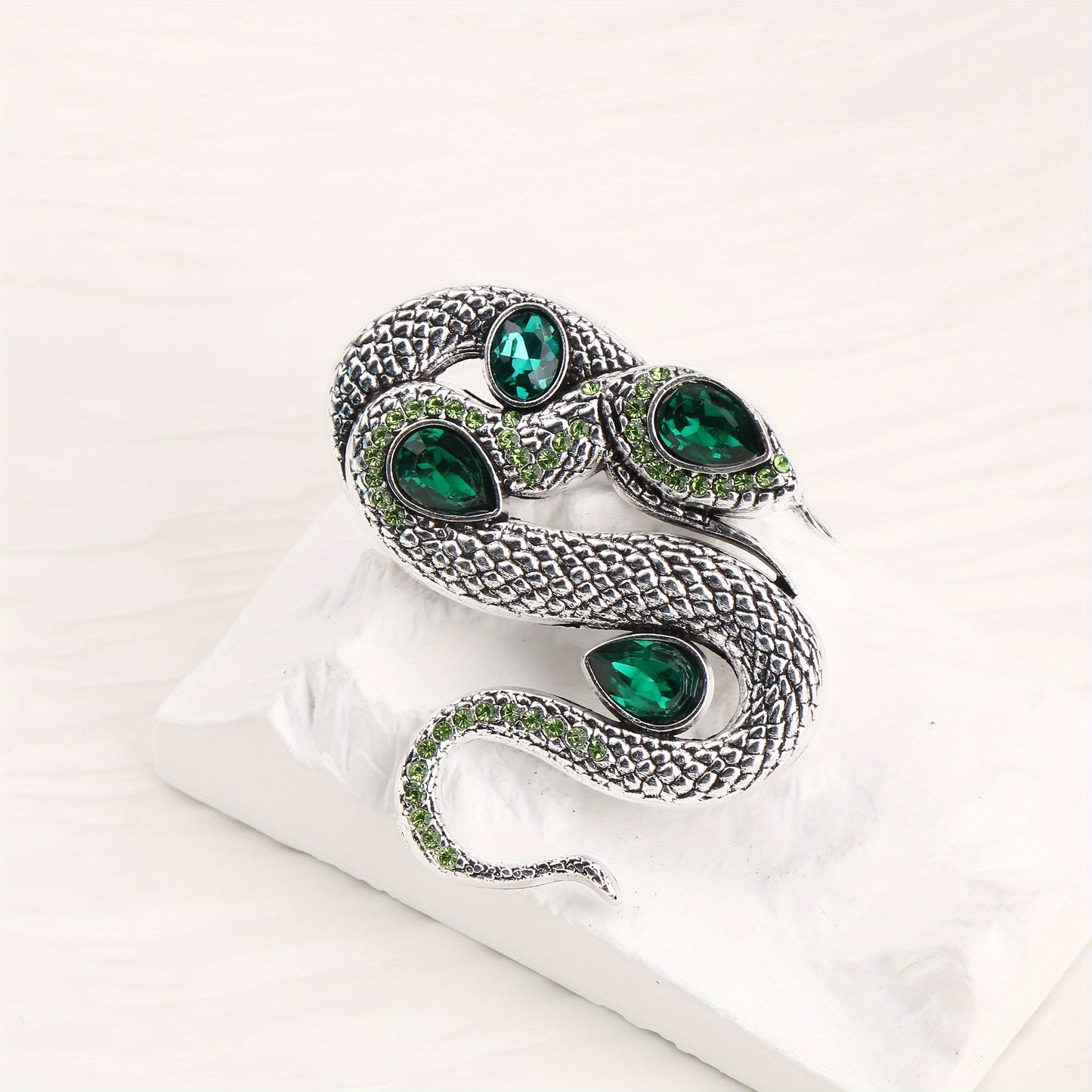 Year of the Snake Mascot Brooch - Elegant Corsage for Women, Brand New Delicate Accessory