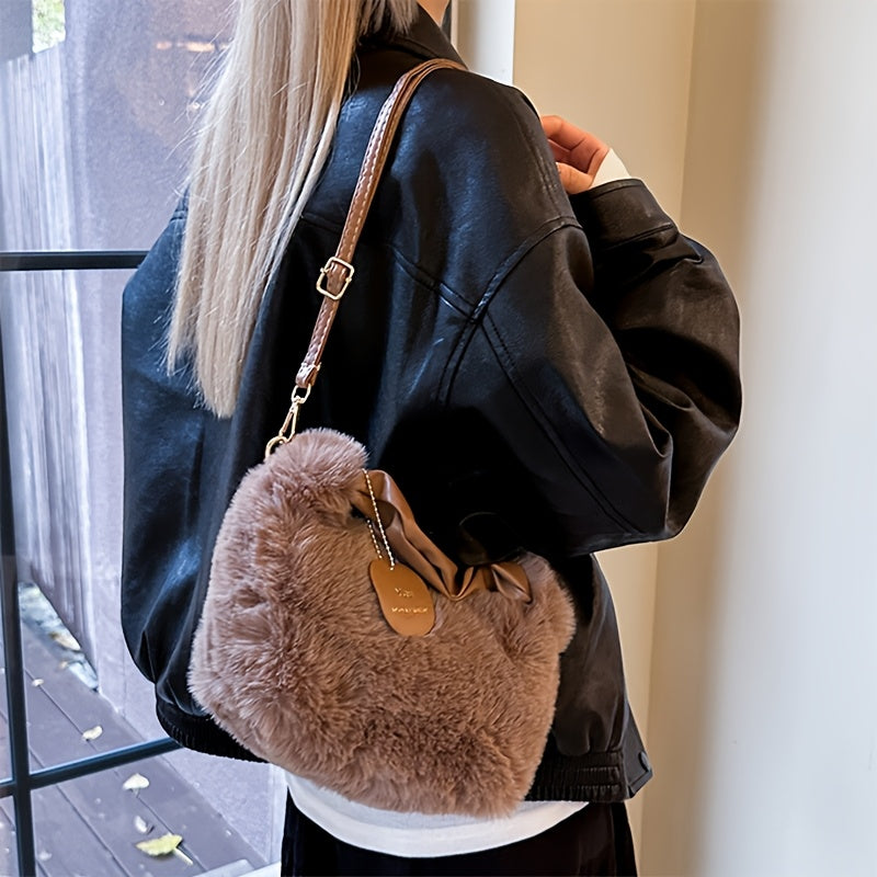 Stylish plush crossbody bag for women in faux fur with adjustable strap and zip closure. Perfect for fall/winter in khaki, light grey, dark khaki, cream, or pink.