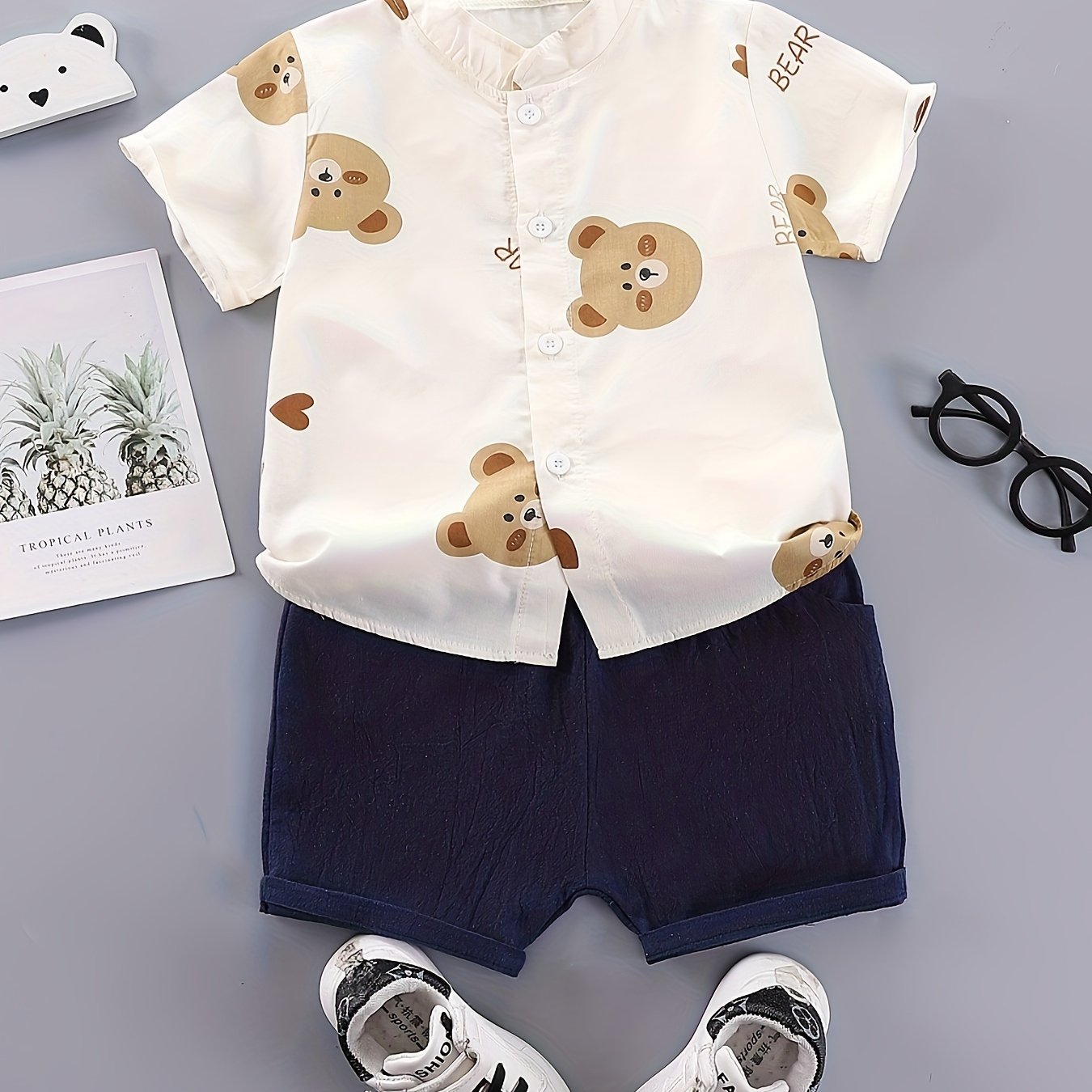 Boys' cute summer outfit with cartoon bear print on cotton shirt and woven pants for outdoor activities