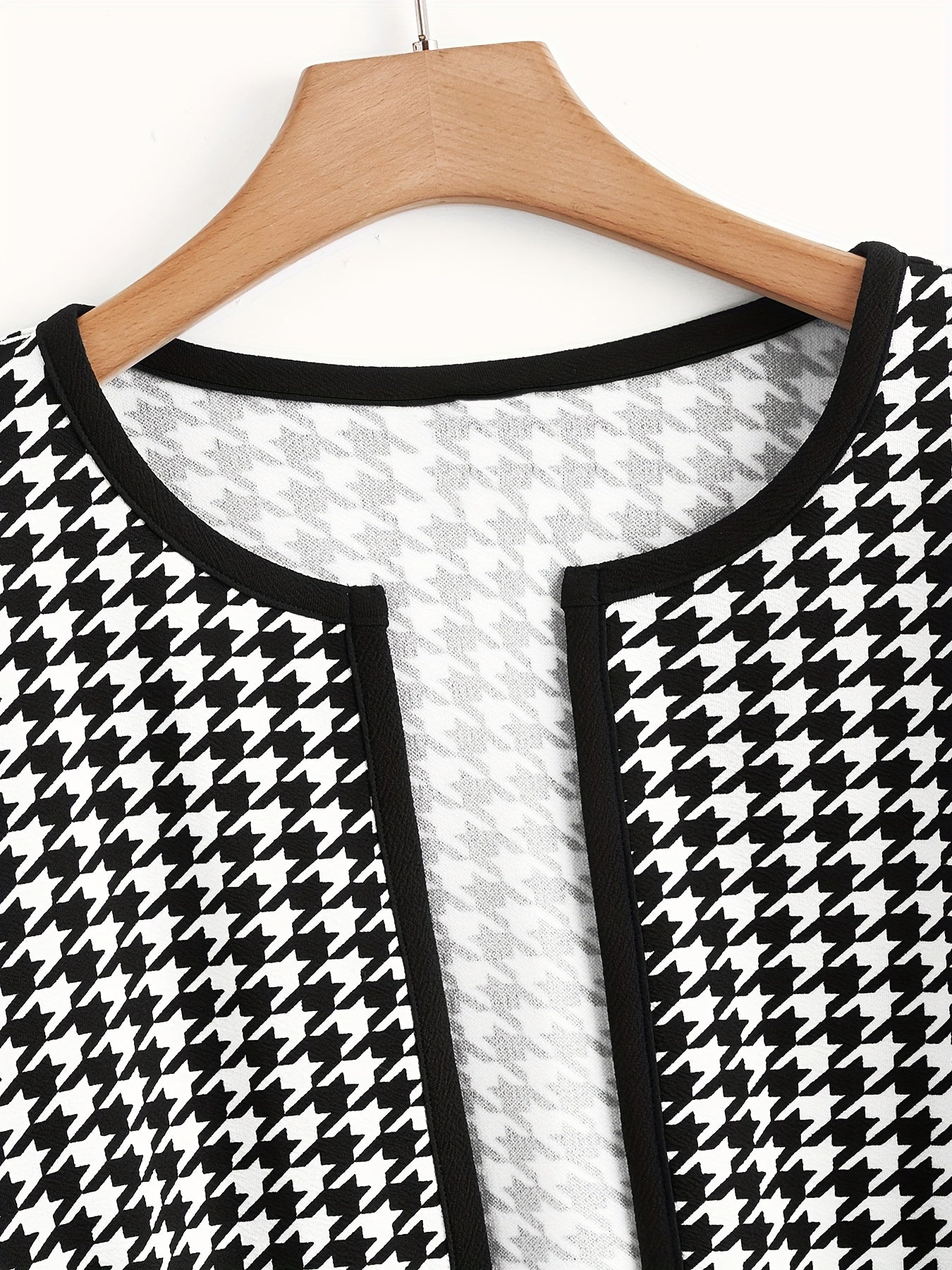 Stylish Plus Size Houndstooth Jacket with Contrast Trim for Women