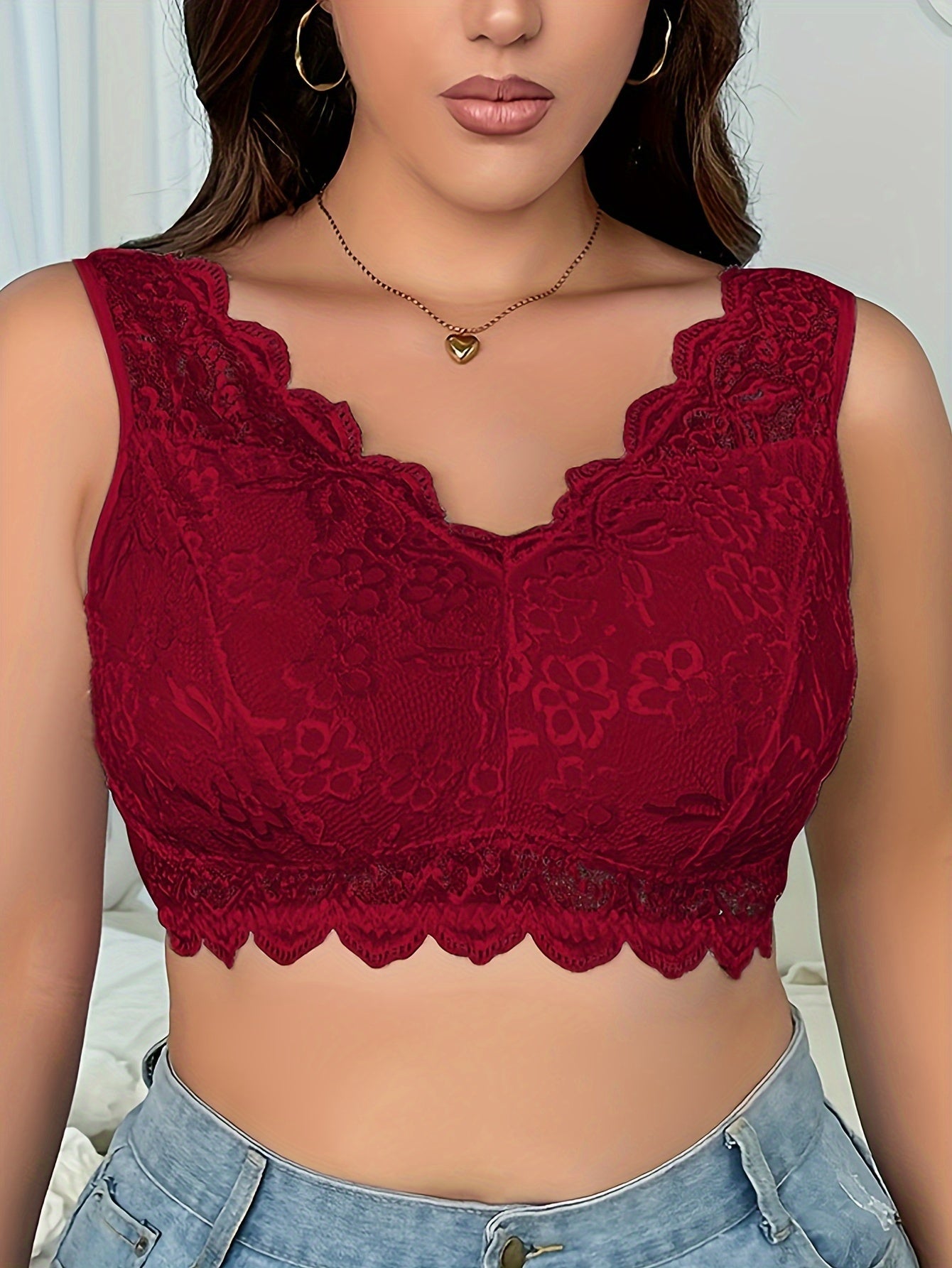 Floral lace backless bralette for plus size women.