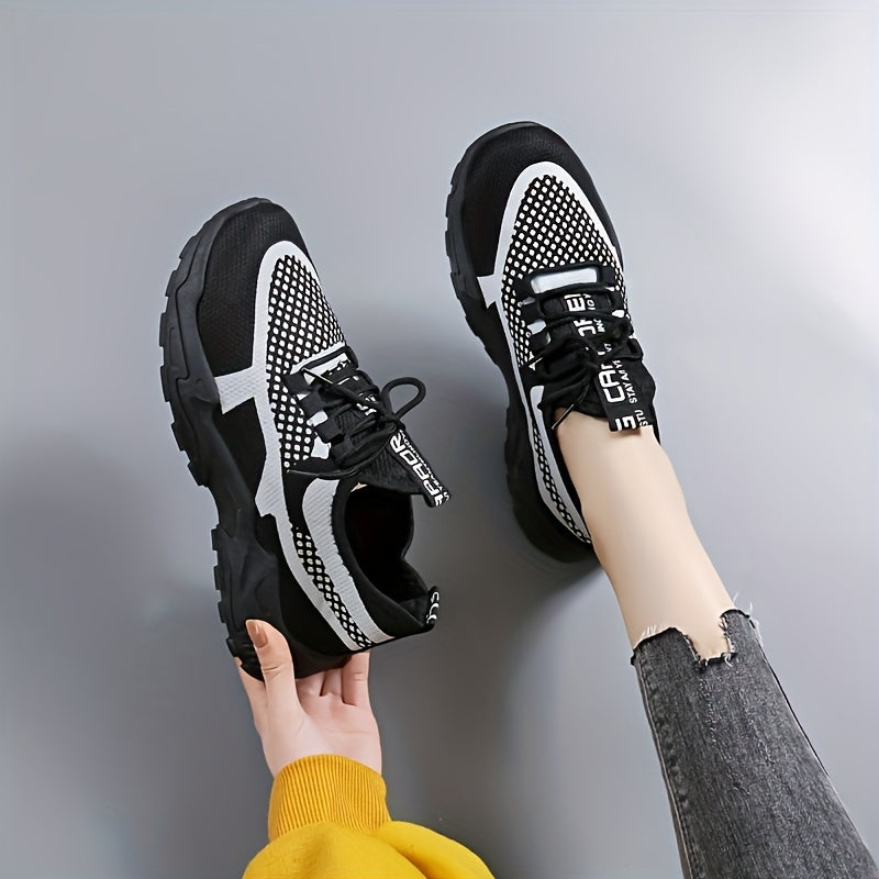 Women's casual sports shoes with thick-soled lightweight design for running.