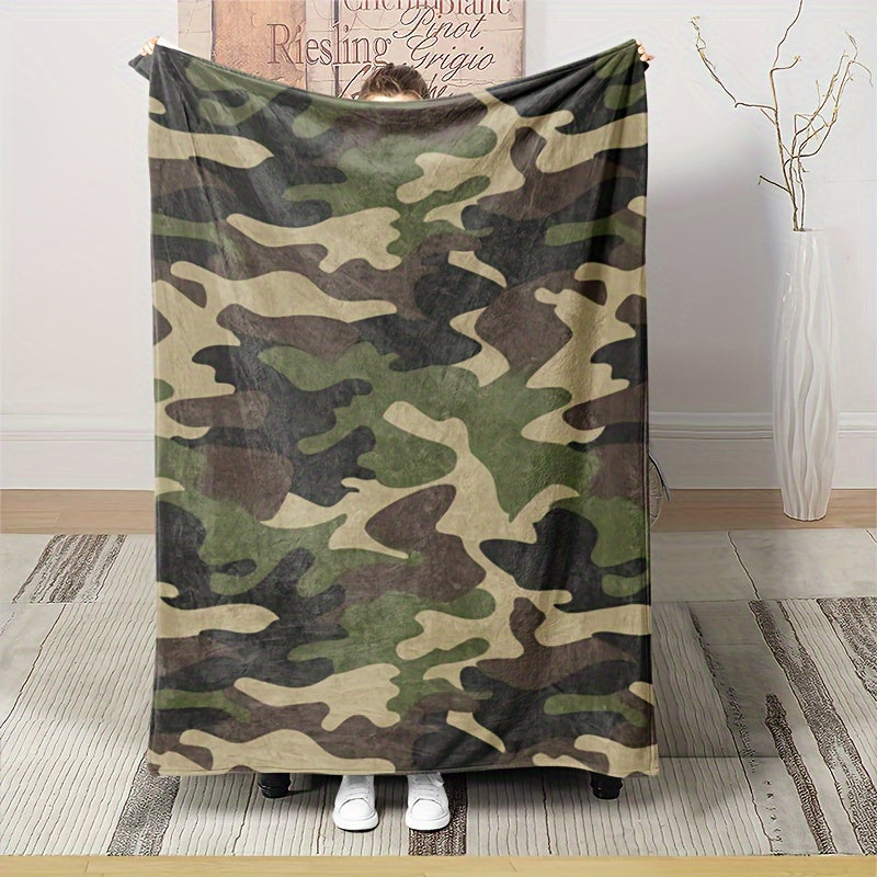 One piece of Lightweight Camouflage Blanket made from Soft Flannel, Ideal for Teenage Boys and Men. Perfect for living room decor or as an outdoor camping essential.