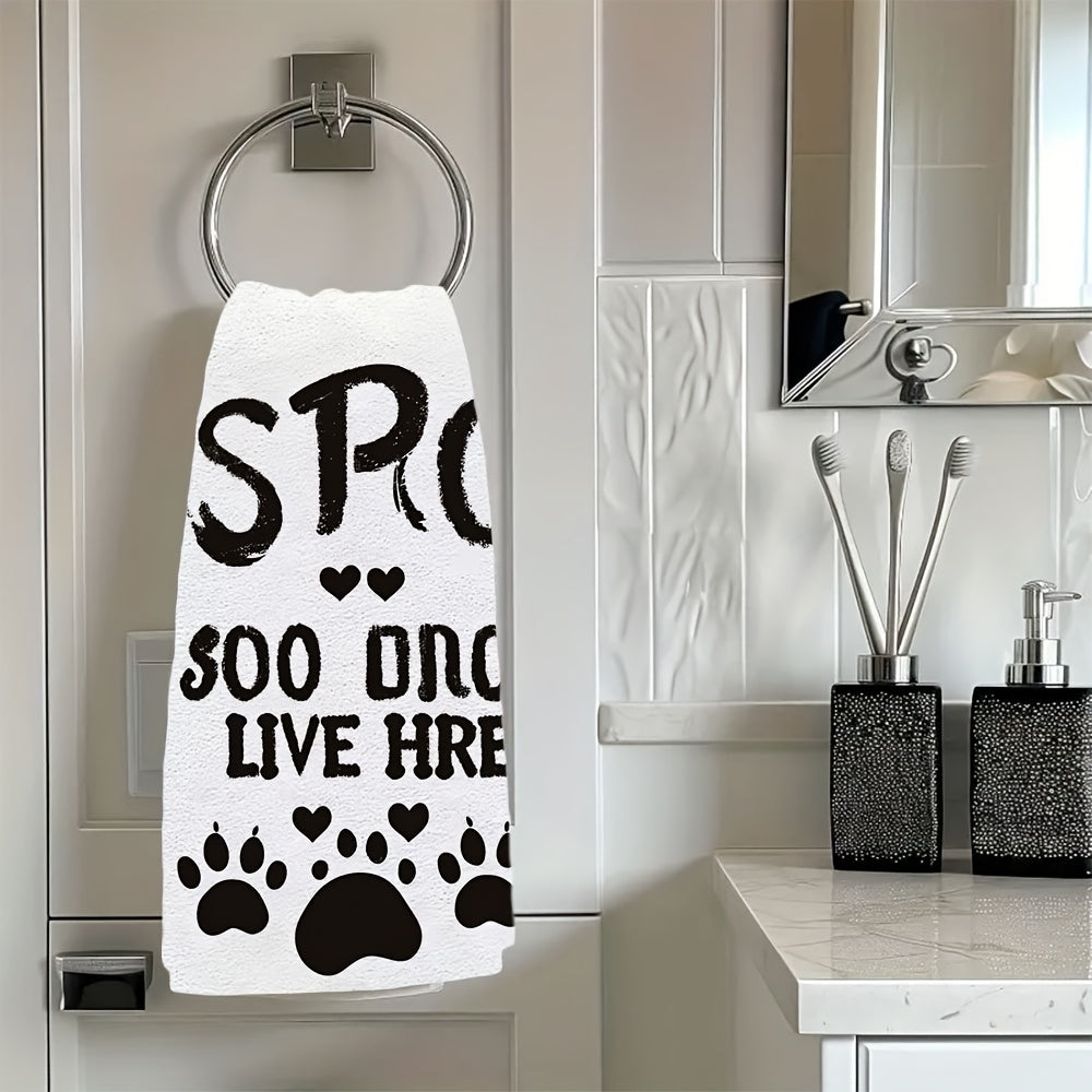 Set of 2 Luxuriously Soft Kitchen Towels featuring the "Spoiled Dogs Live Here" Design, Exceptionally Absorbent and Easy to Clean, 40.64x60.96 cm in Size, Modern Design with Paw Prints, Perfect for Home Decor and Kitchen Use