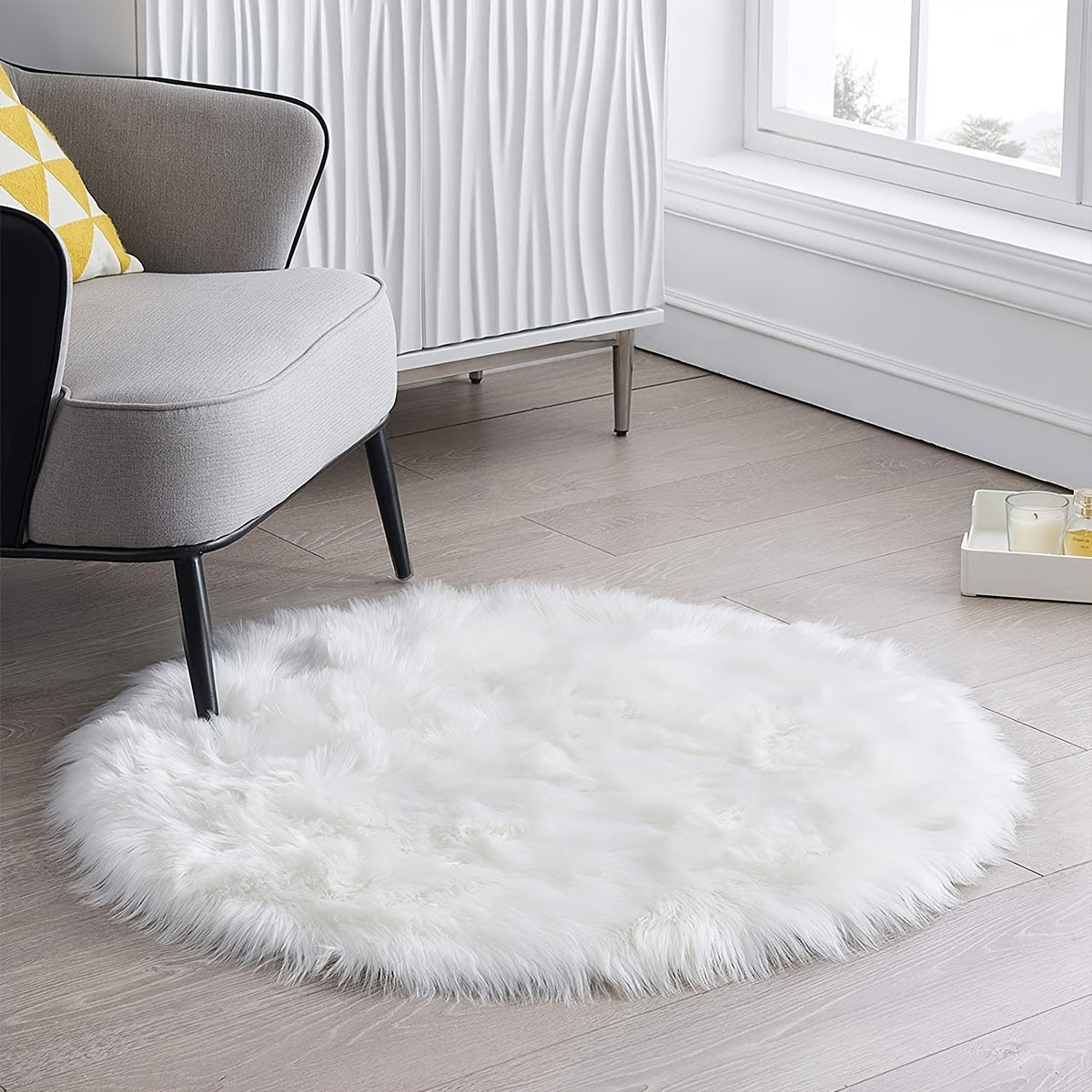 Soft and fluffy carpet for living room, bedroom, and sofa - Plush white faux fur rug perfect for creating a cozy and comfortable home atmosphere. Ideal area mat for added warmth and style.