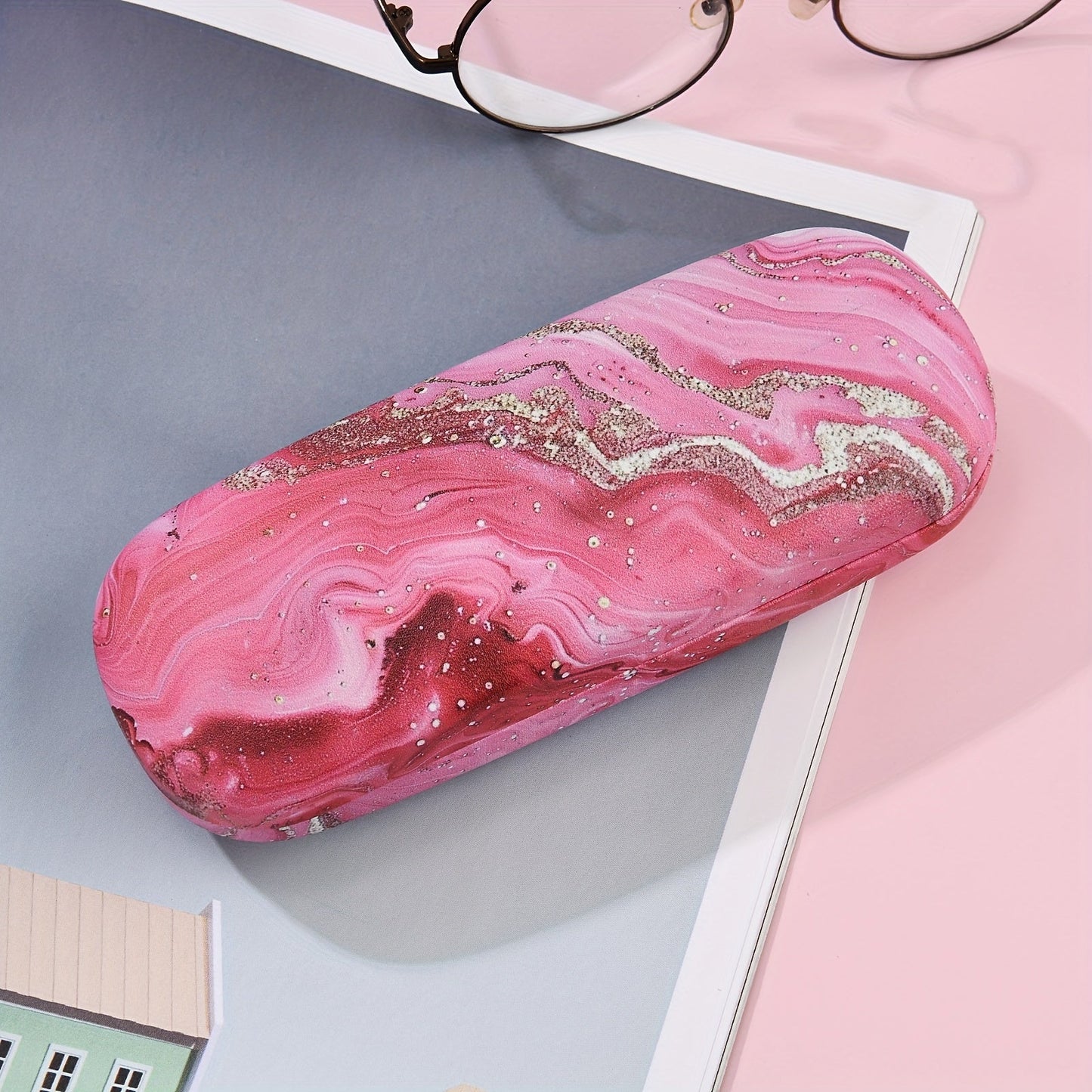 Stylish Golden and Pink Ripple Print Glasses Case - Strong, On-the-Go Eyewear Holder for Women - Ideal Present Option