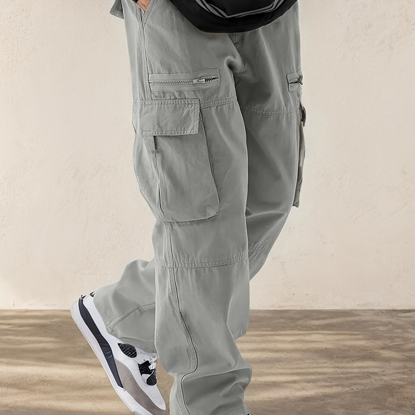 Casual drawstring pants for men with flap pockets - perfect for hiking and streetwear.