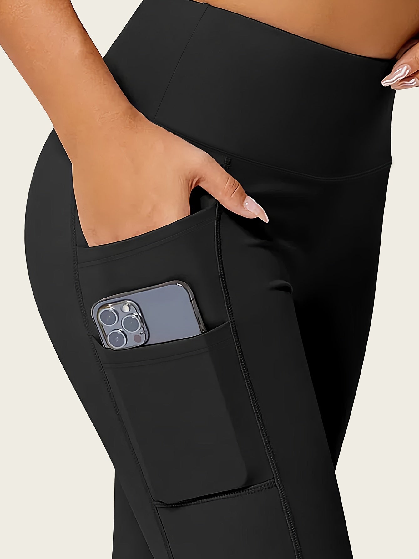 Seamless high rise leggings with side pockets for women's loungewear.