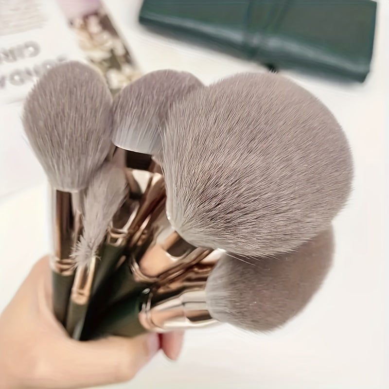 14pcs makeup brushes with soft synthetic bristles perfect for makeup, including brushes for rouge, foundation, eye shadow, and lips. Suitable for beginners to professionals.