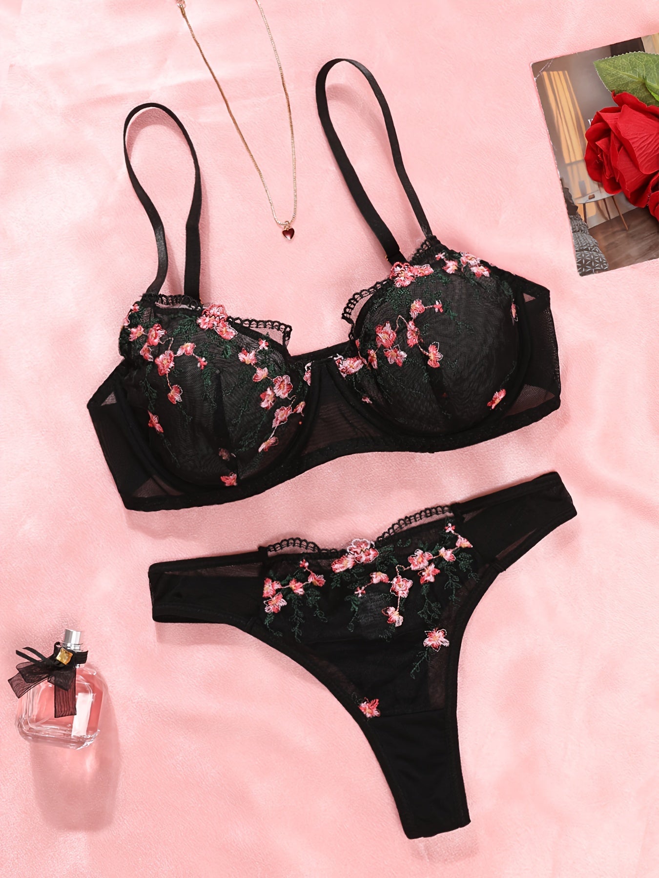 Ultra-thin embroidered underwire bra set